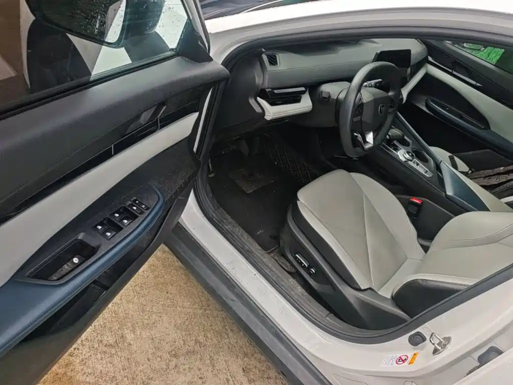 Changan UNI-V iDD 2023 2023 ZhiDian iDD 1.5T 113km Smart Fun Edition