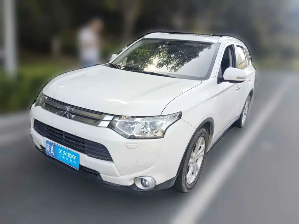 Mitsubishi Outlander (Import) 2014 2014 2.4L 4WD Luxury Value Edition 5-seater
