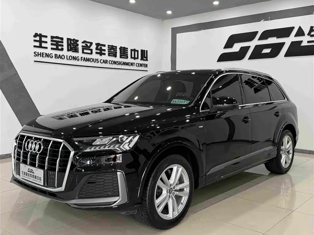 Фото 1 - Audi Q7
