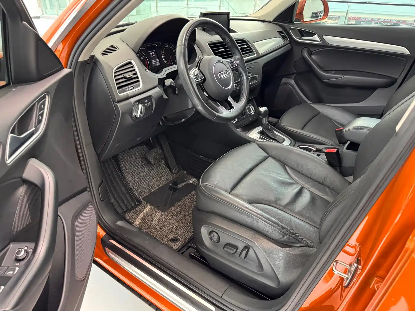 Audi Q3 2015 35 TFSI Comfort фото 4