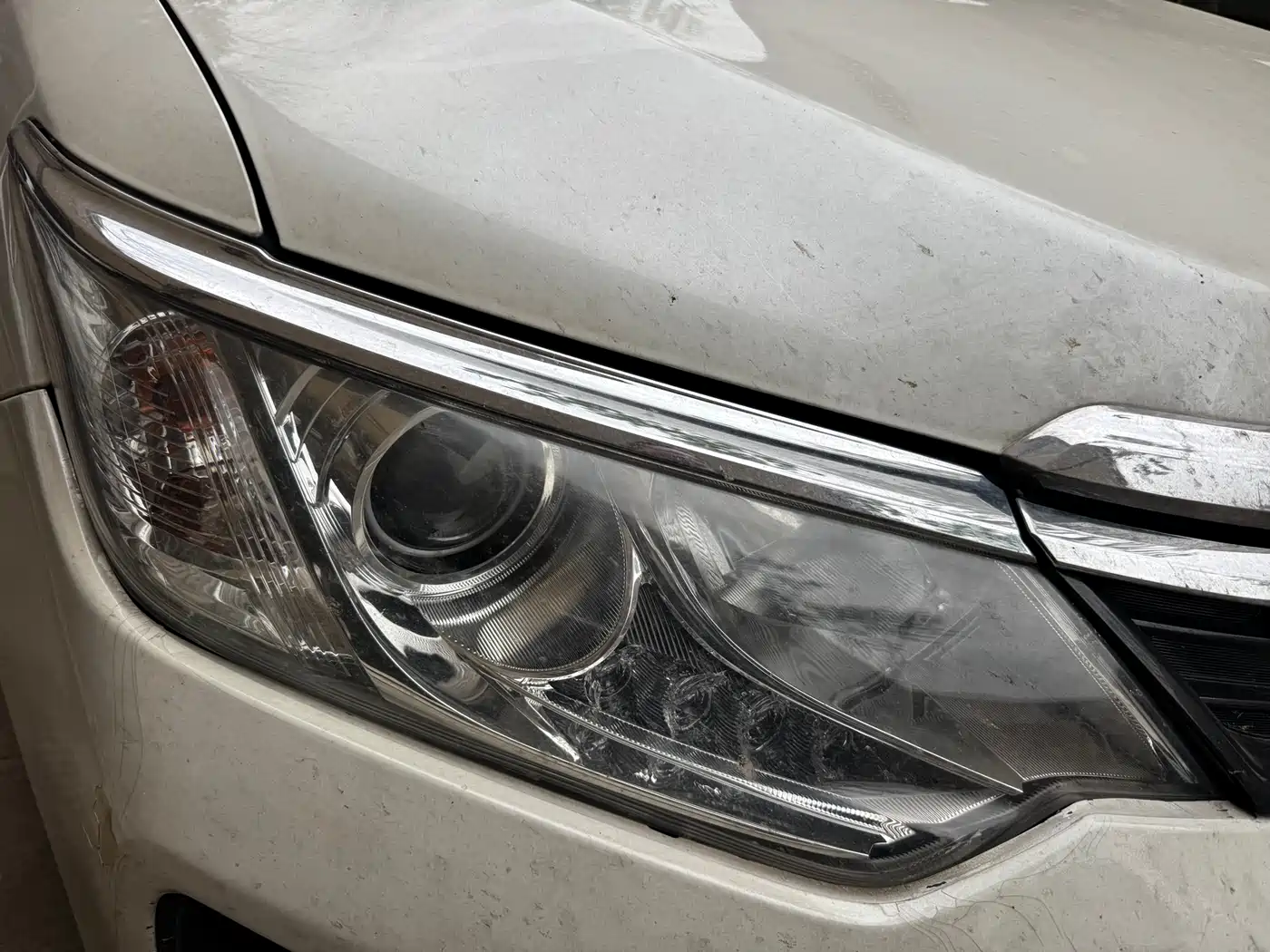 Toyota Camry 2016 2.0G 10th Anniversary Leading Edition фото 4
