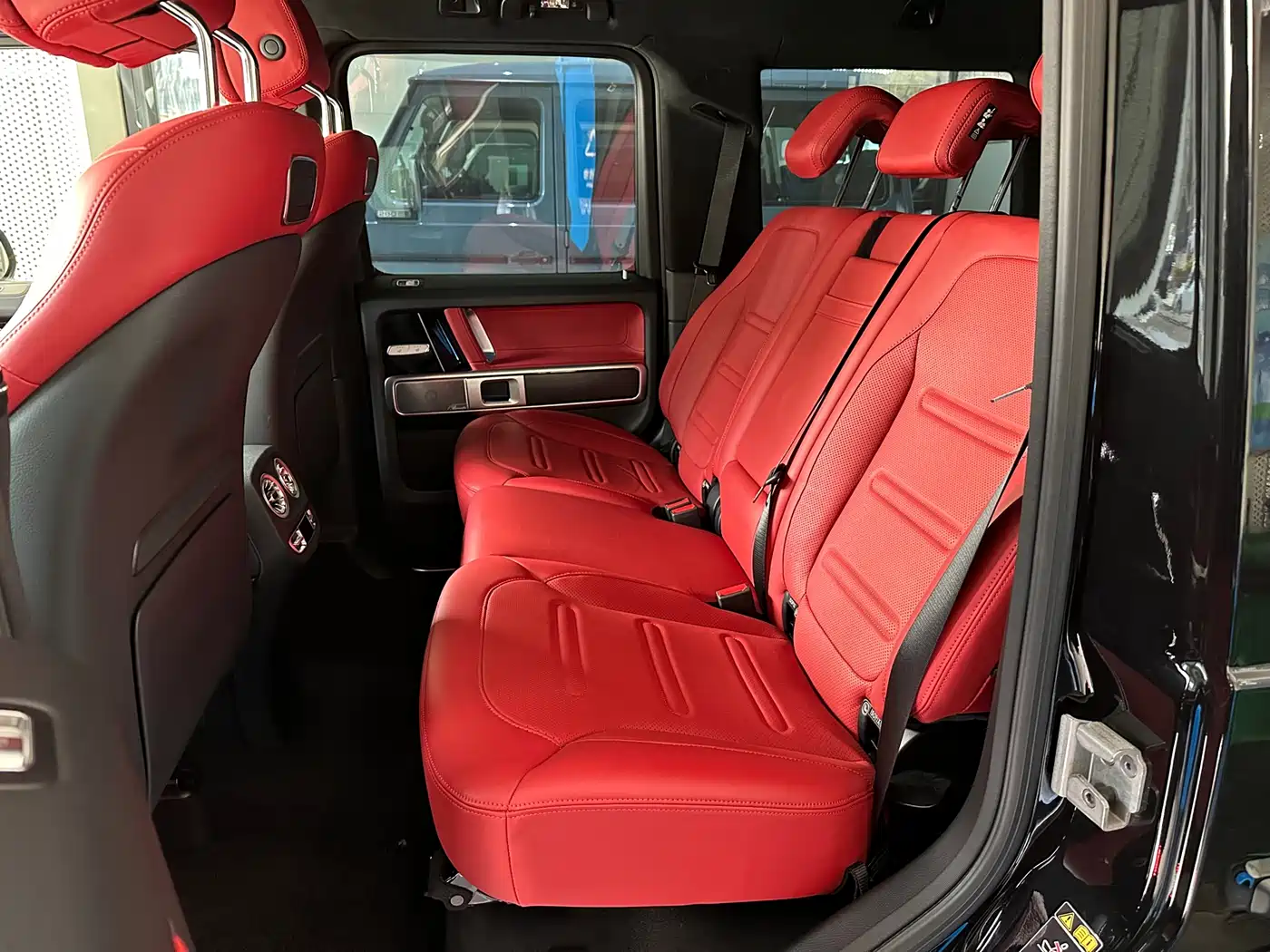 Mercedes-Benz G-Class 2024 G 500 фото 11