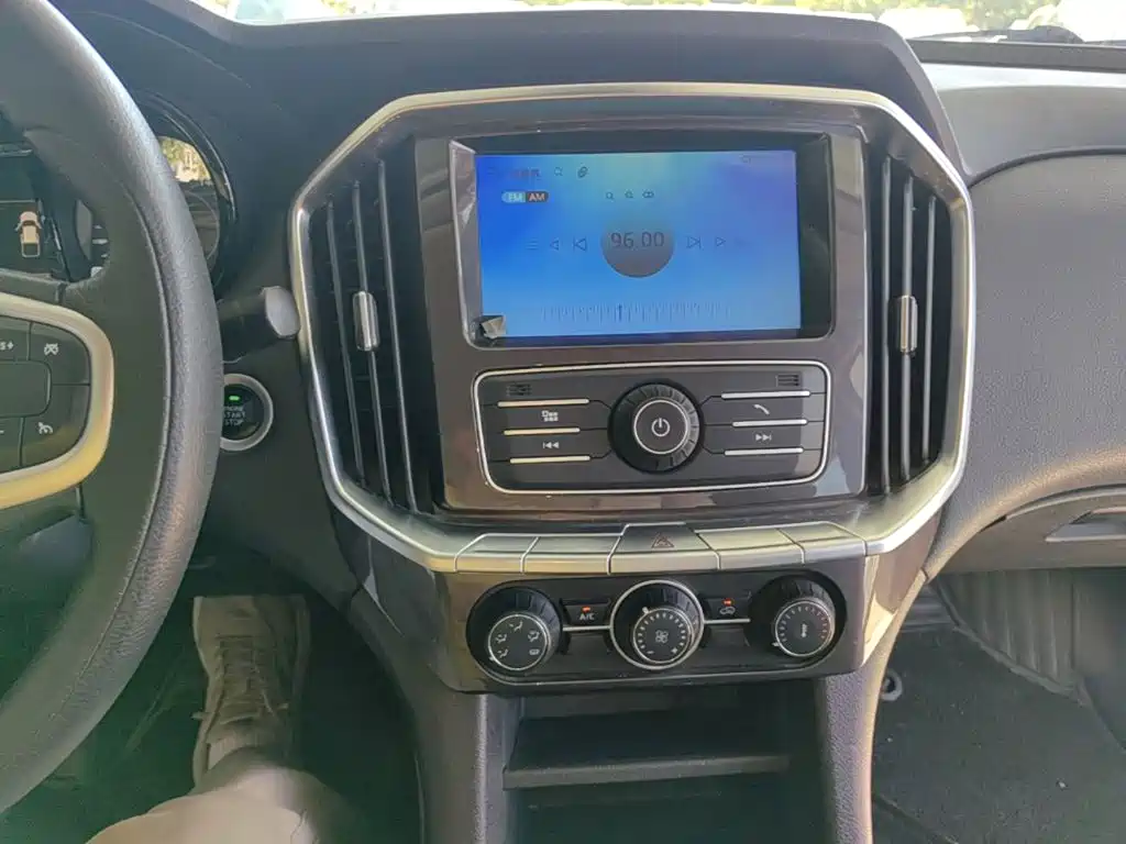 Jiangling Yuhu 7 2021 2020 Model 2.0T Diesel Automatic 2WD Comfort Long Wheelbase China VI JX4D20A6L