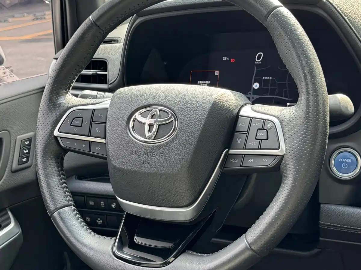 Фото 15 - Toyota Sienna