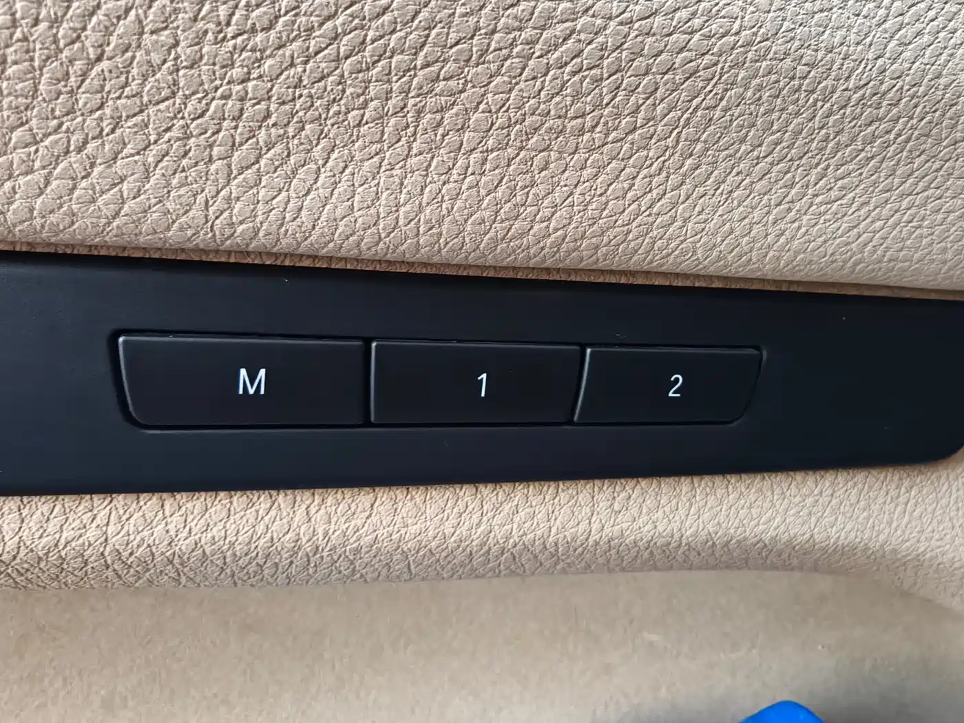 BMW 5 Series GT 2010 535i Luxury Model фото 16