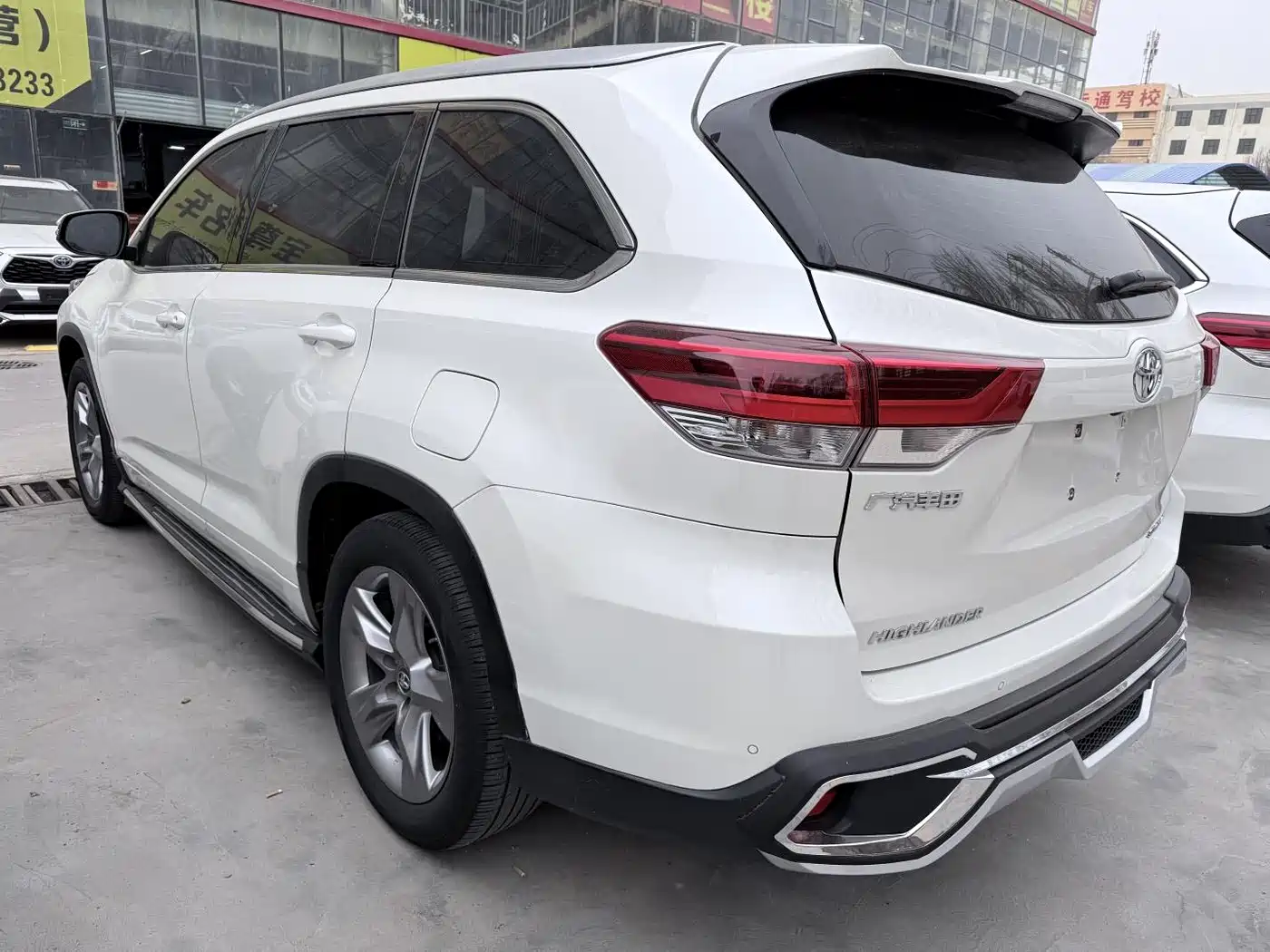 Toyota Highlander 2018 2.0T 4WD Luxury 7-seater China VI фото 18