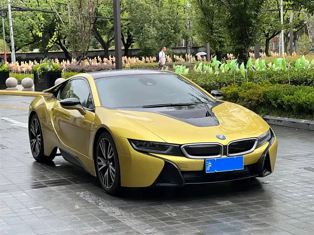 صورة 3 - BMW i8