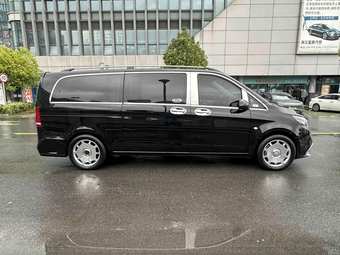 Mercedes-Benz Vito 2023 2.0T Business 7-Seater фото 6