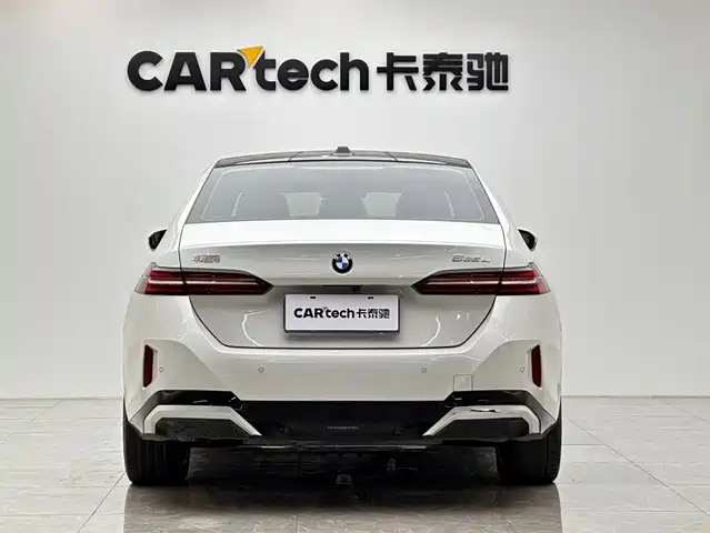 BMW 5 Series 2024 525Li M Sport Package — фото 4