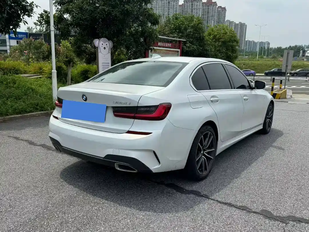 BMW 3 Series 2022 320Li M Sport Package фото 9