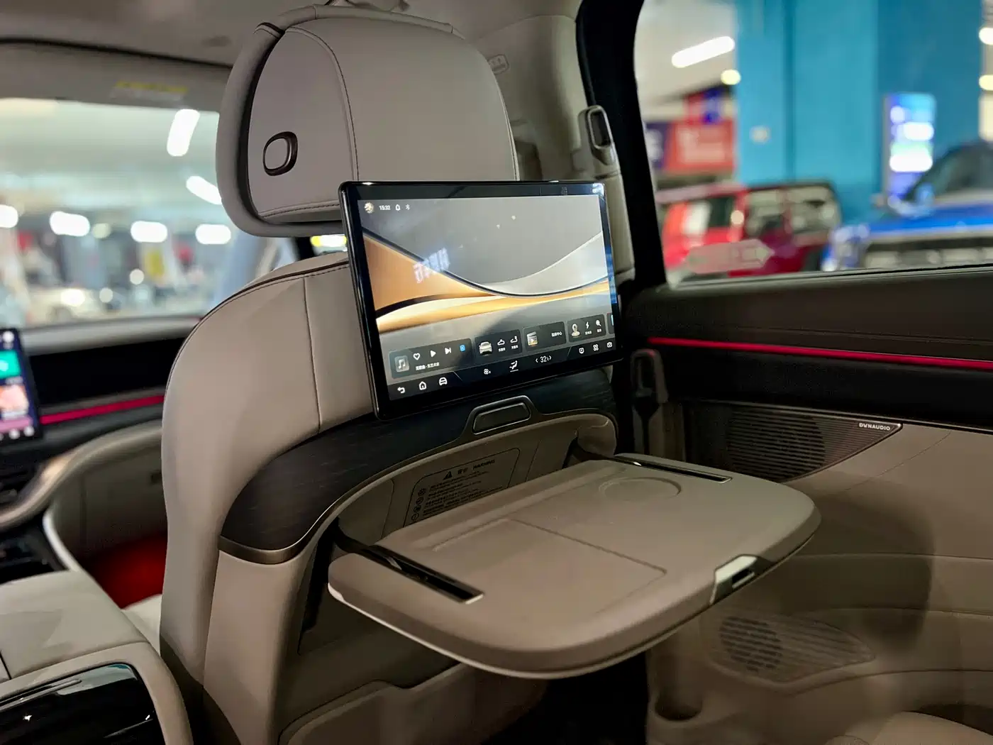 Denza D9 2024 DM-i 980 AWD Flagship фото 16