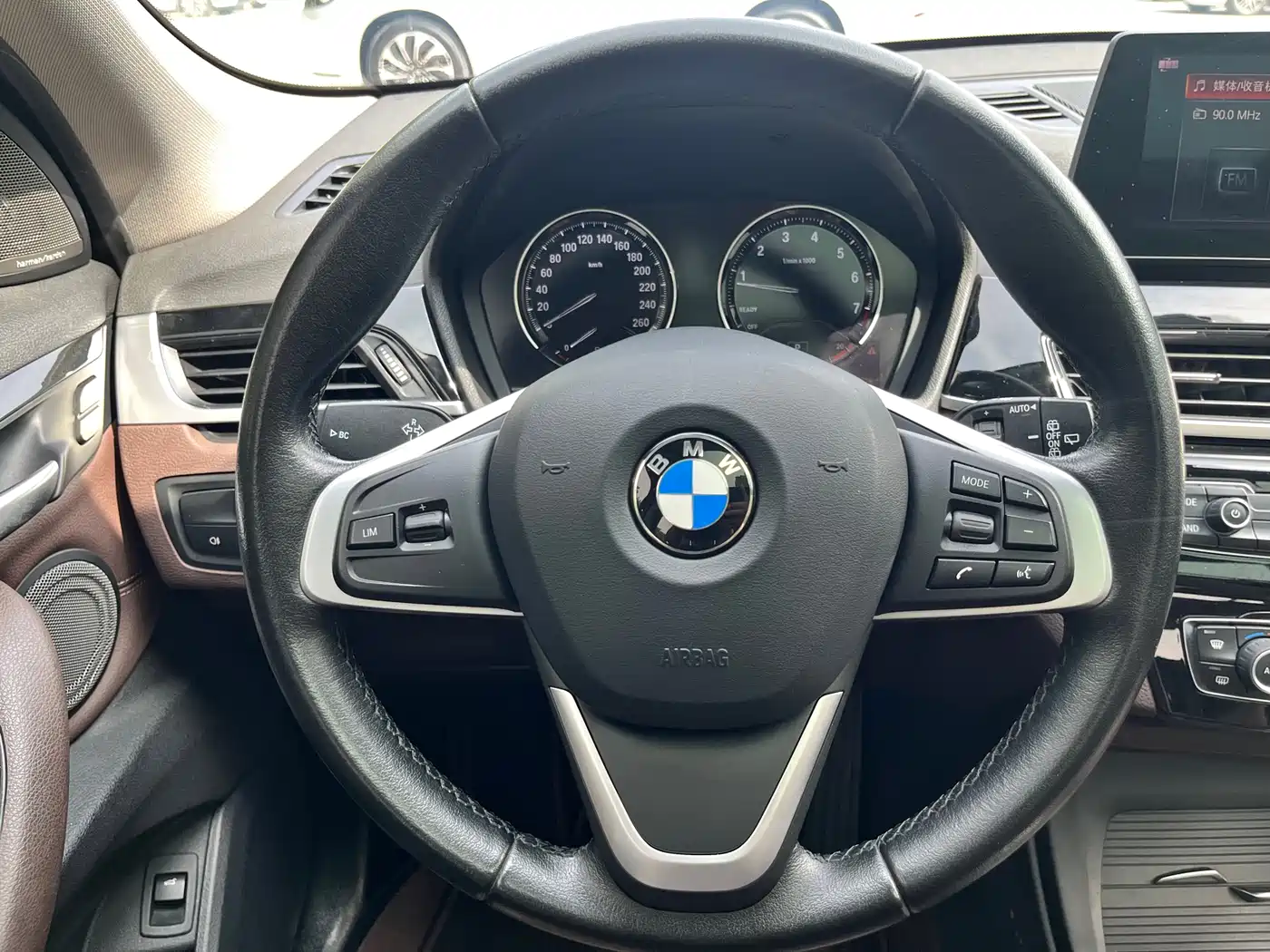 BMW X1 2020 sDrive25Li Leading Model фото 11