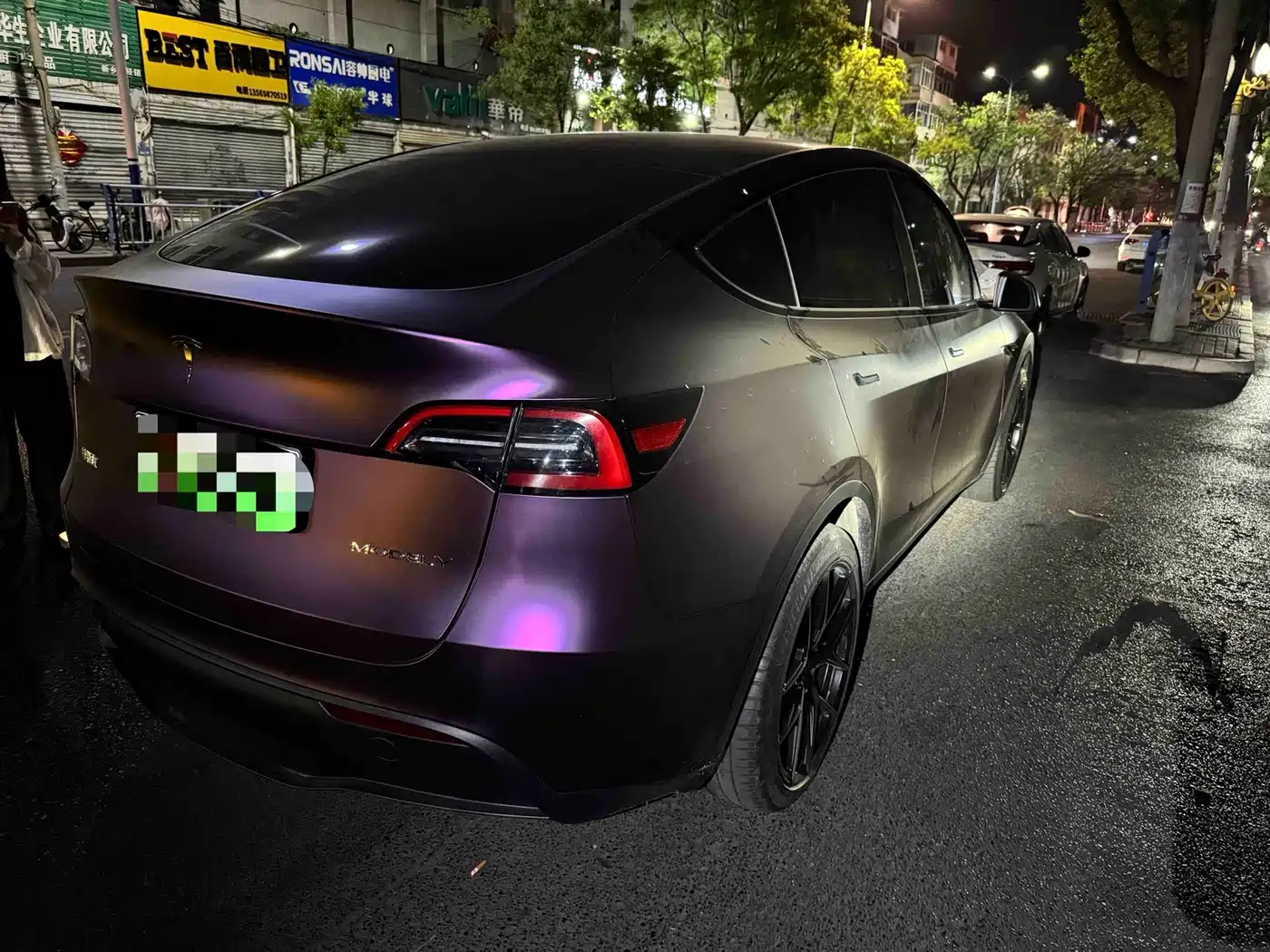 TESLA MODEL Y