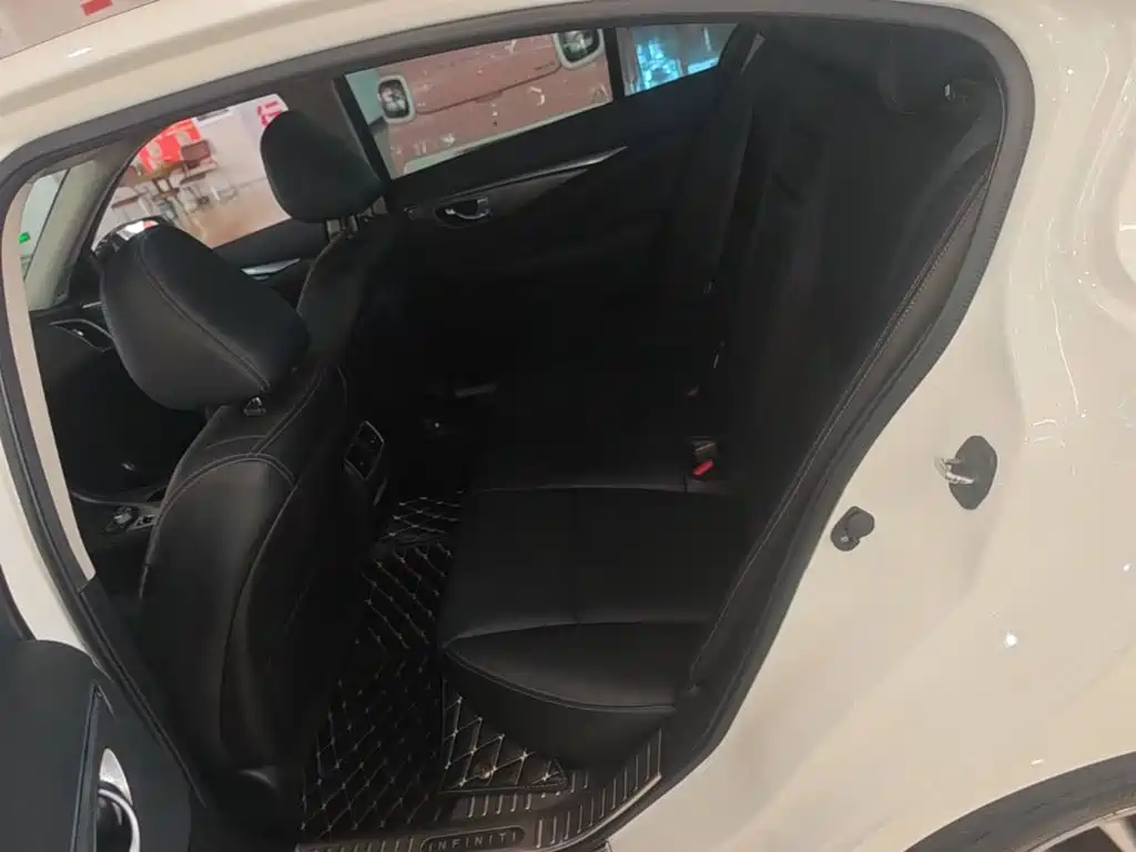 Infiniti Q50L 2019 2018 2.0T Leisure Edition (China VI)