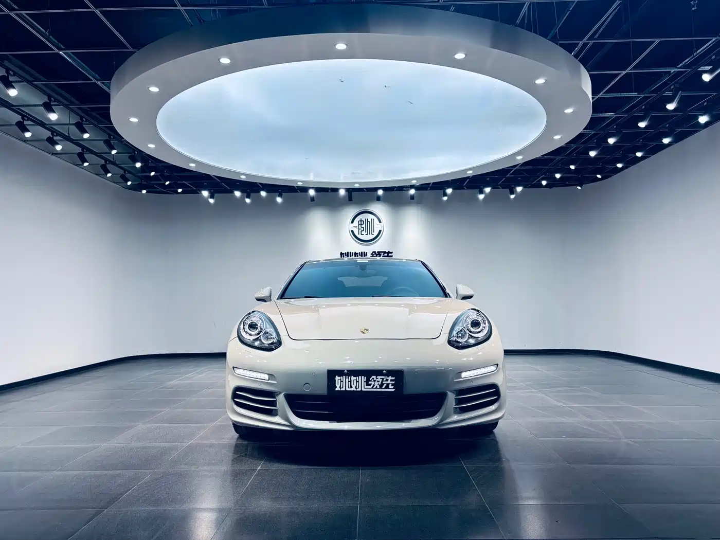 Porsche Panamera 2014 Panamera 4 3.0T фото 2