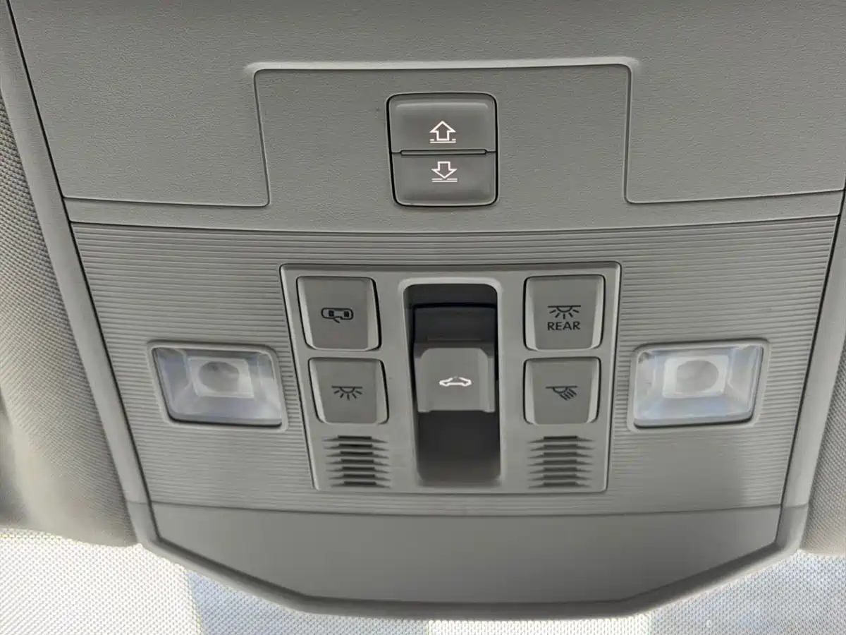 Volkswagen T-ROC 2021 280TSI DSG 2WD Comfort Smart Connect Edition фото 21