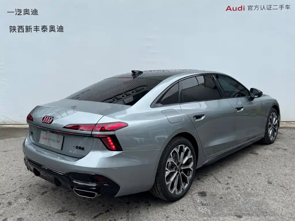 Фото 7 - Audi A6L