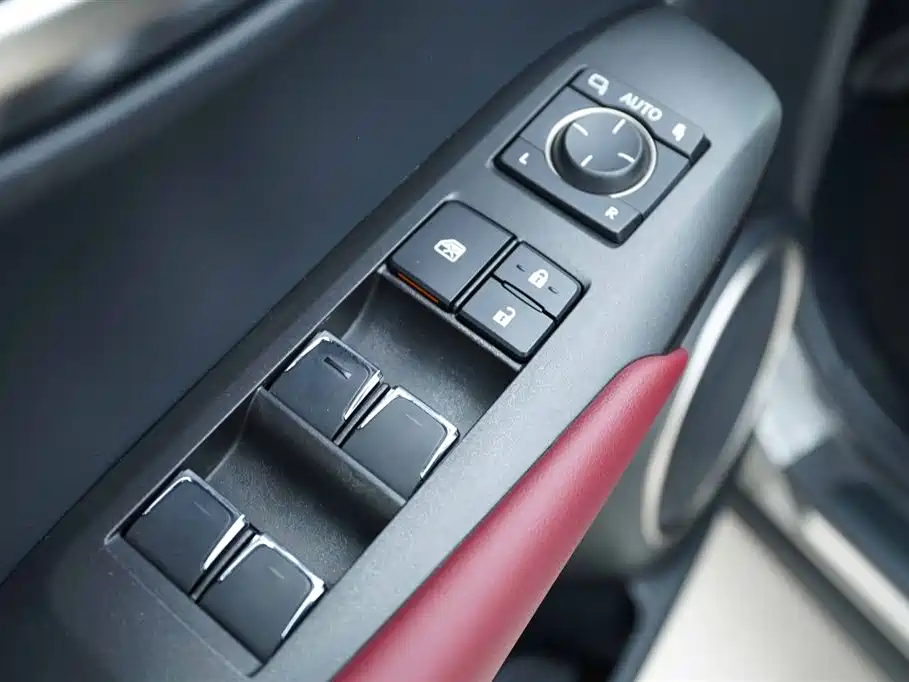 Lexus NX 2018 Model 300 FWD Fengxing Edition фото 11