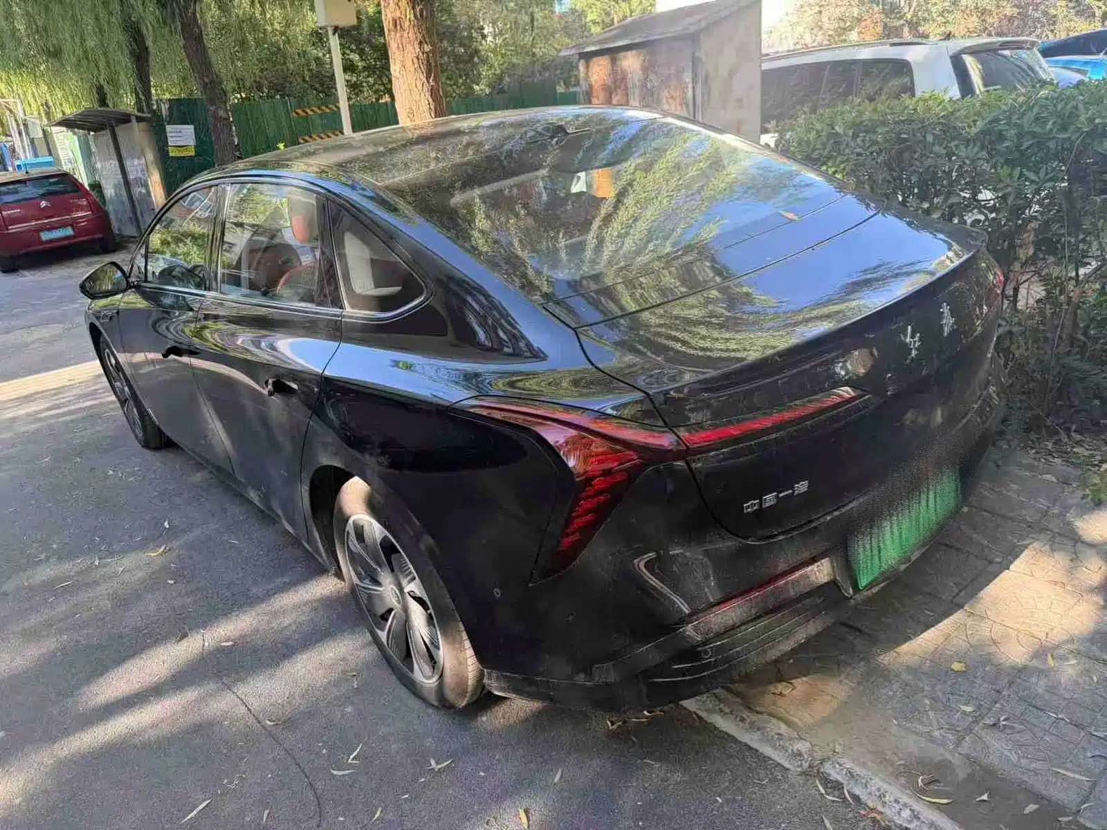 Фото 2 - Hongqi Tiangong 05