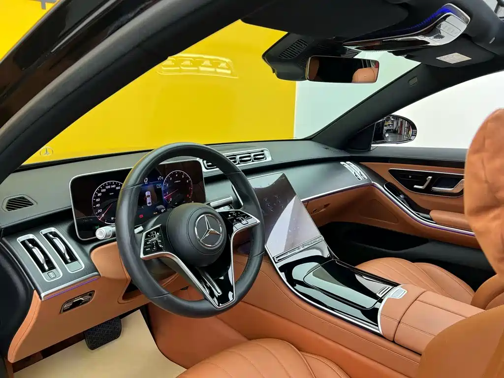 Фото 32 - Mercedes-Benz S-Class
