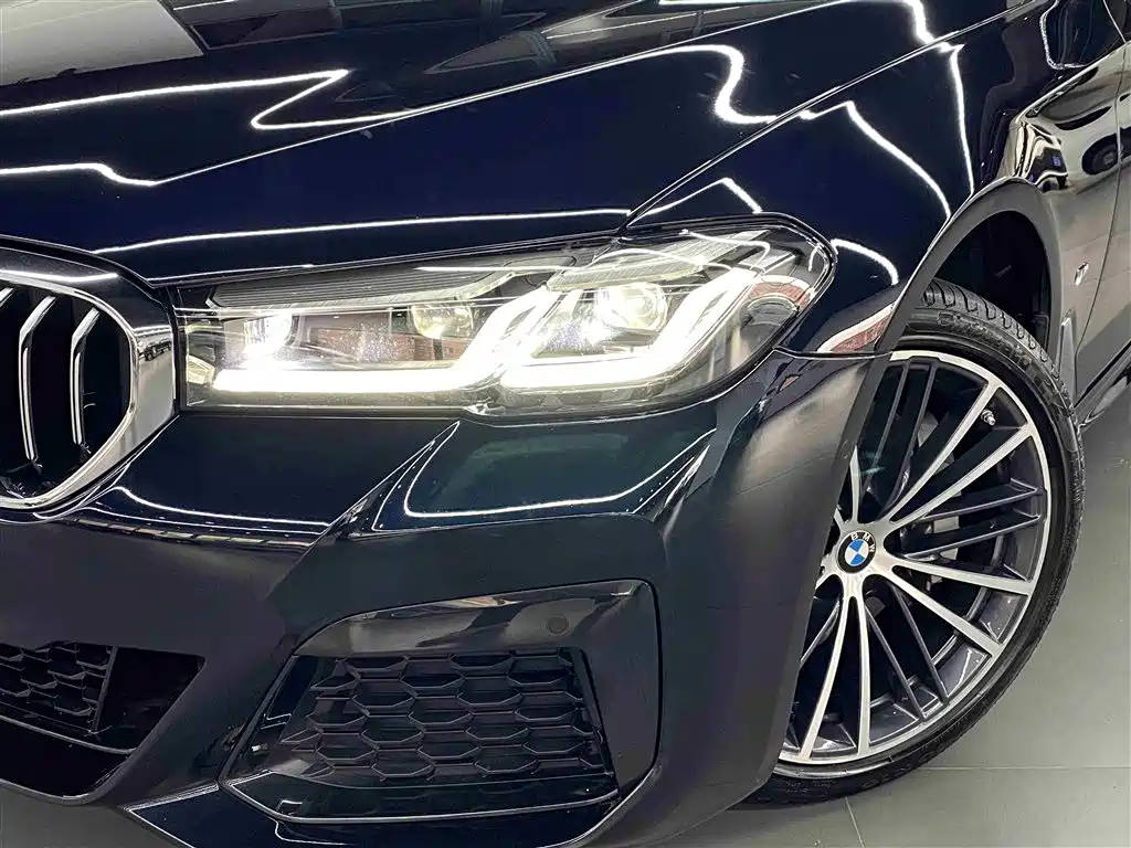 BMW 5 SERIES