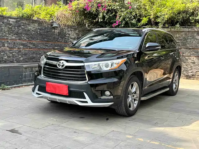 TOYOTA HIGHLANDER