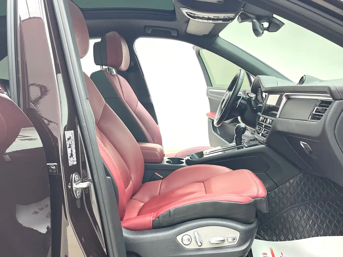 Porsche Macan 2023 Macan 2.0T фото 10