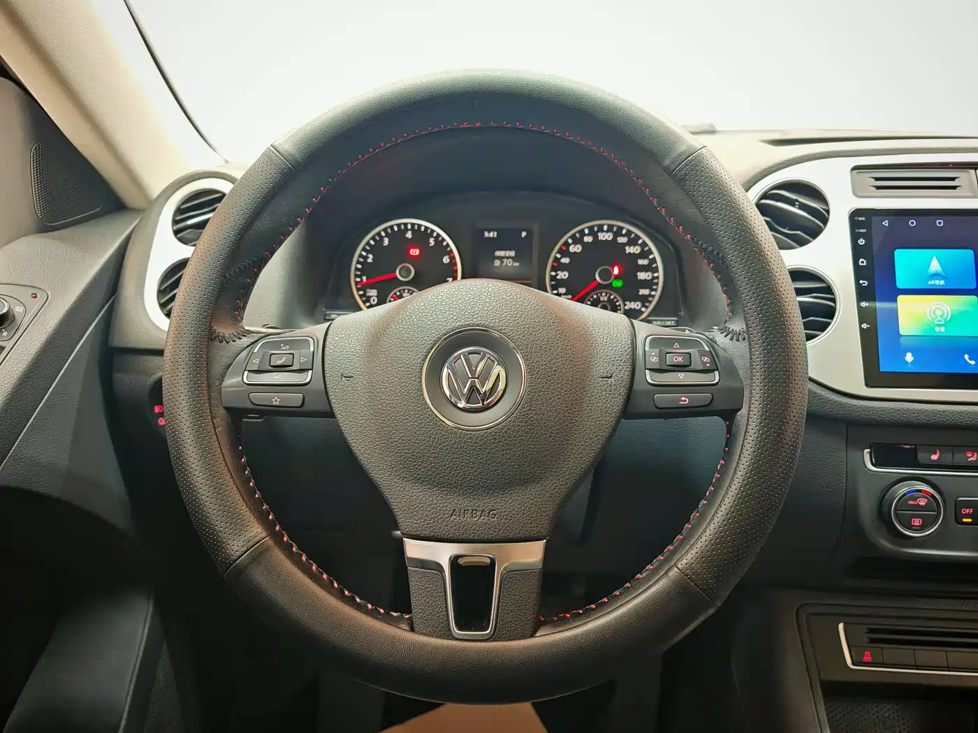 Volkswagen Tiguan 2015 1.8TSI Automatic 2WD Highline фото 12