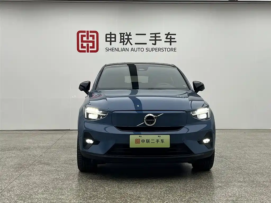VOLVO C40