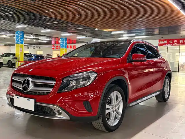 MERCEDES-BENZ GLA