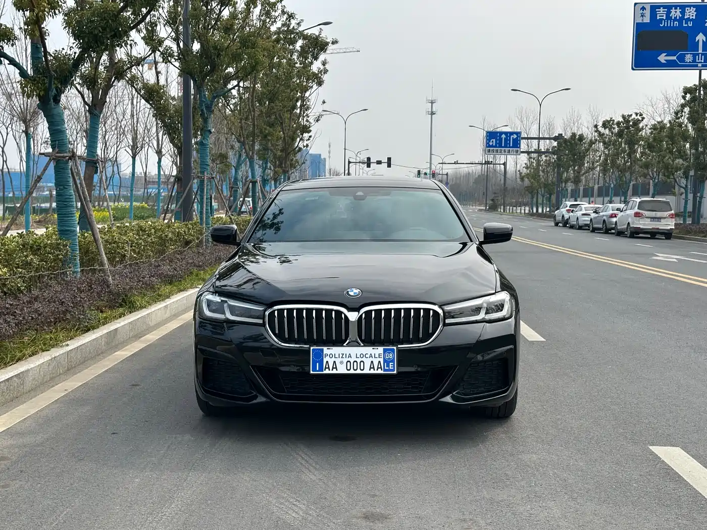 BMW 5 Series 2022 525Li M Sport Package фото 2