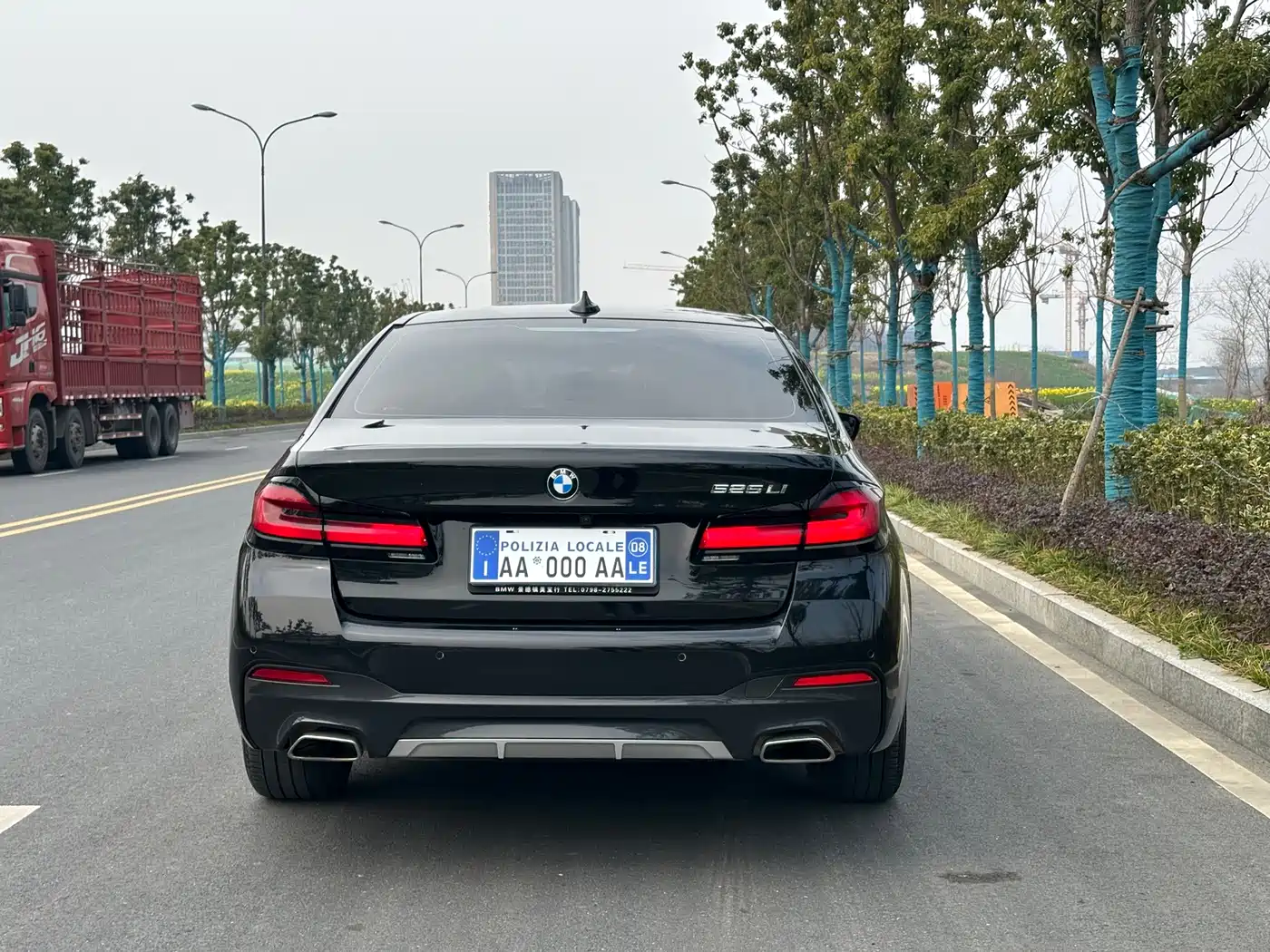BMW 5 Series 2022 525Li M Sport Package фото 10
