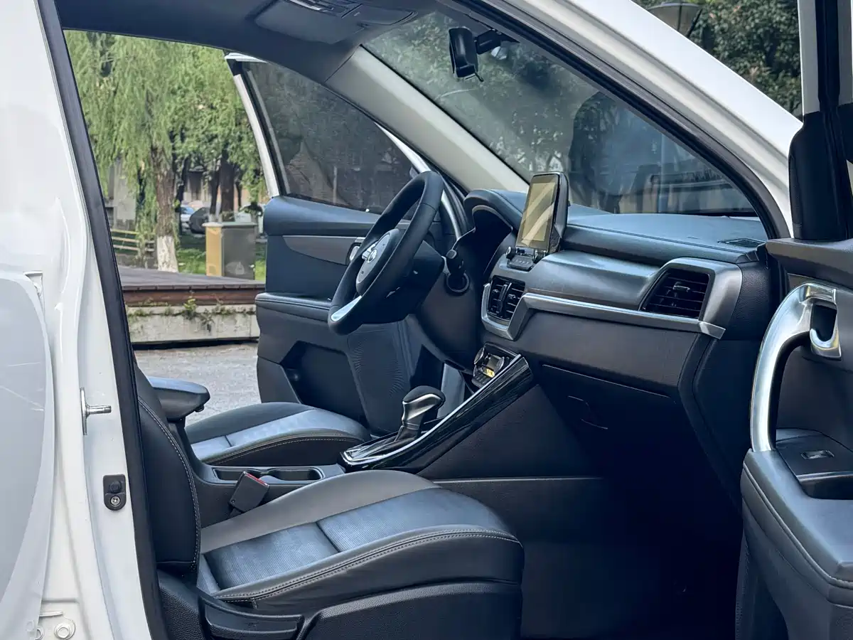 Kia Sportage 2019 2.0L Automatic Smart Luxury Edition фото 9