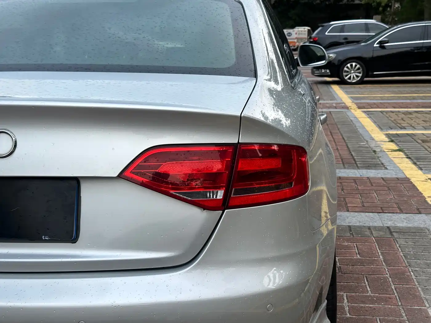 Audi A4L 2010 2.0 TFSI Comfort фото 9
