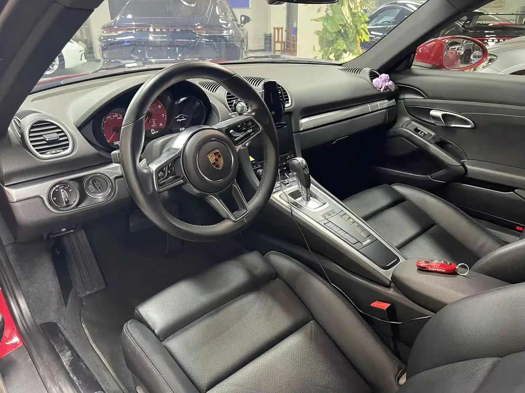 Photo 4 - Porsche 718