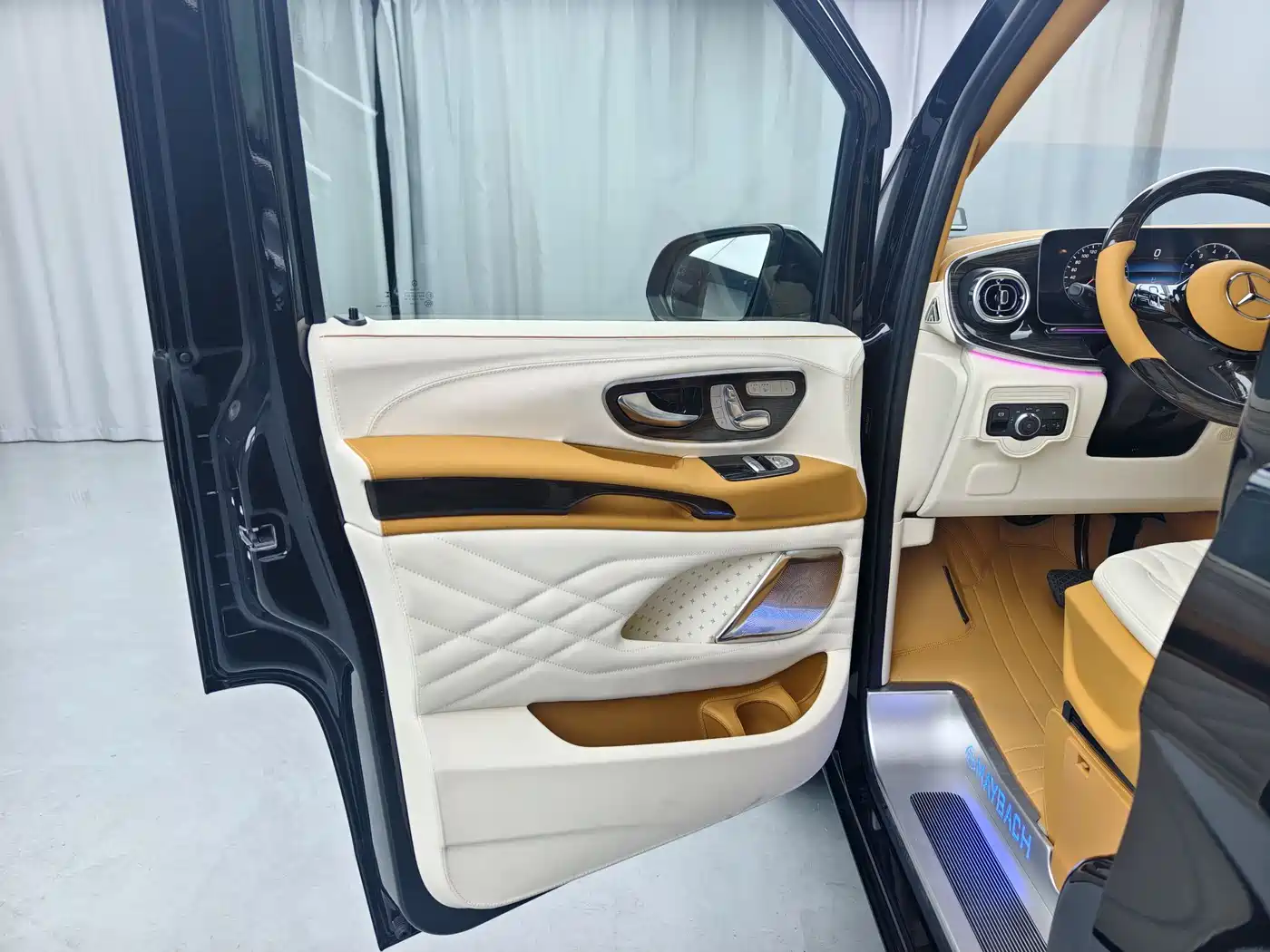 Mercedes-Benz Vito 2024 2.0T Business 7-Seater фото 6