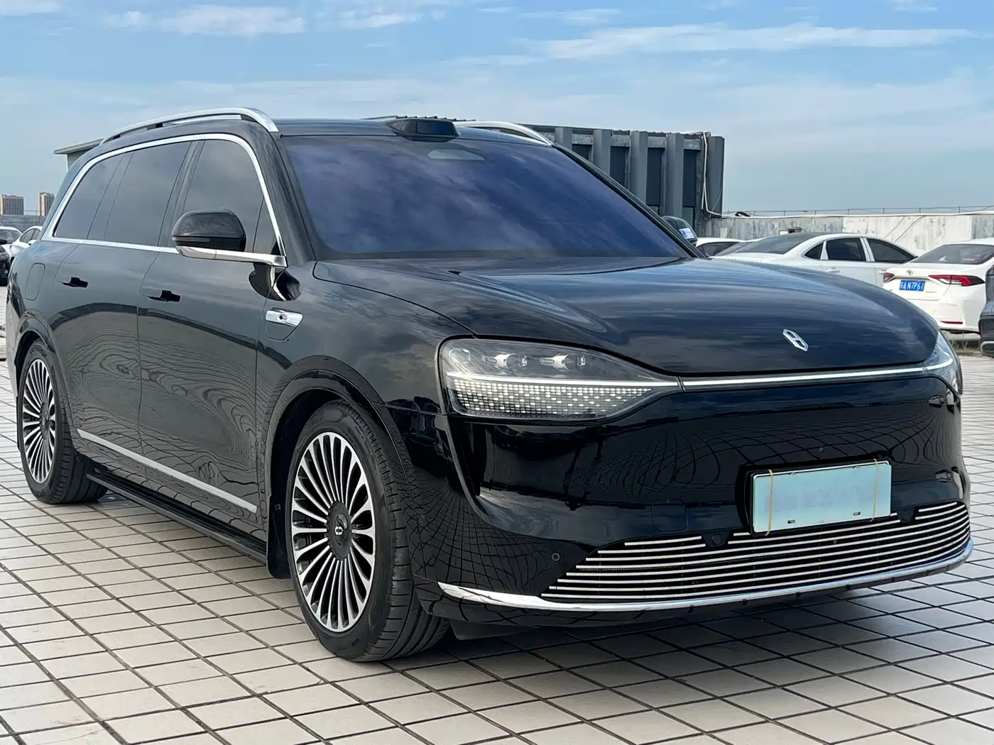 AITO Wenjie AITO M9 2024 Range Extender Max Edition 42kWh 6-seater фото 3