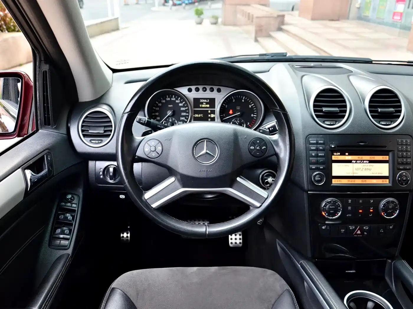 Mercedes-Benz M-Class 2010 ML 300 4MATIC фото 16