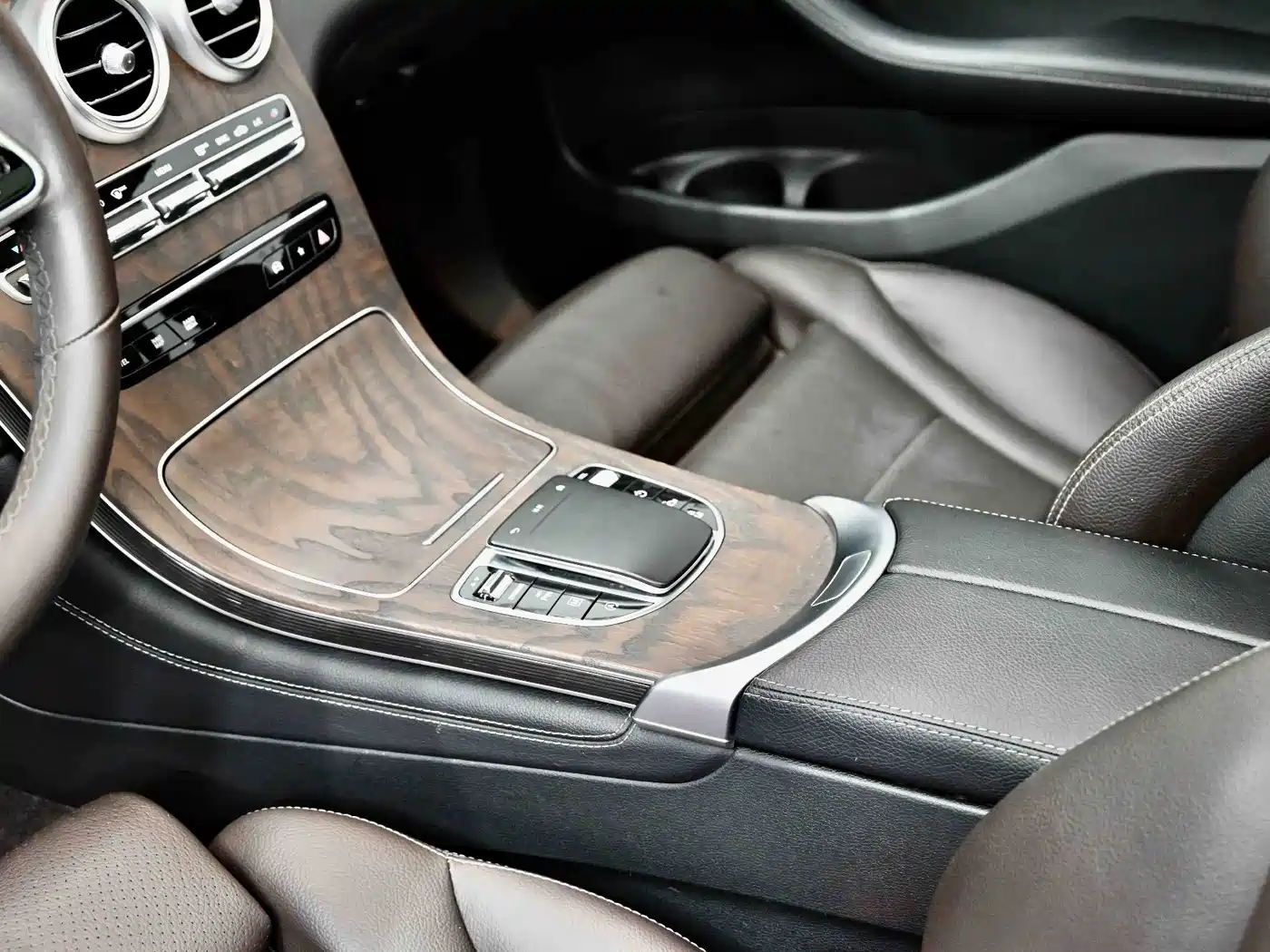 Mercedes-Benz GLC 2020 Facelift GLC 260 L 4MATIC Luxury фото 36