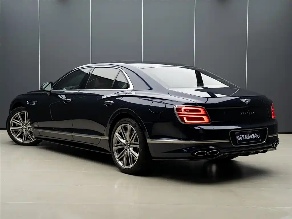 BENTLEY FLYING SPUR PLUG-IN HYBRID