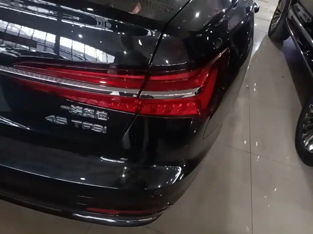 Photo 8 - Audi A6L