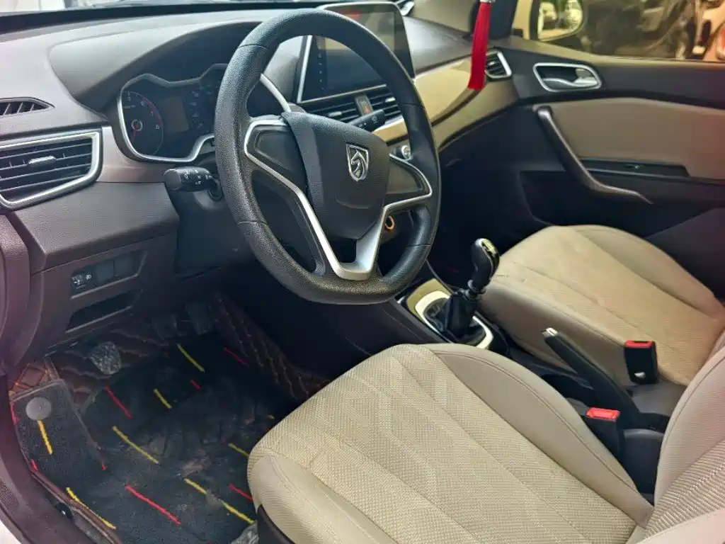 Baojun 310W 2018 2017 1.5L Manual Comfort China V