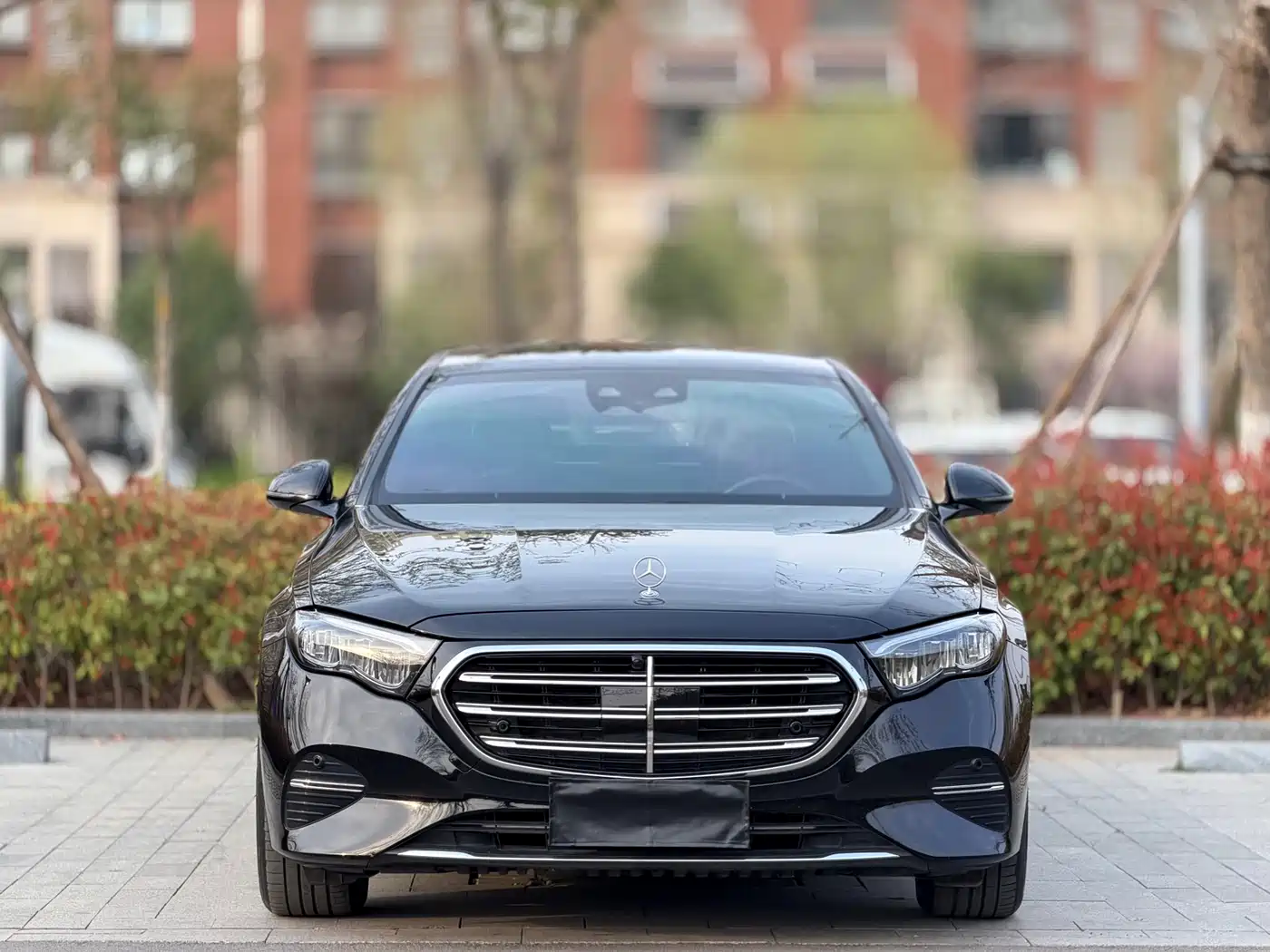 Mercedes-Benz E-Class 2024 Model E 260 L фото 2