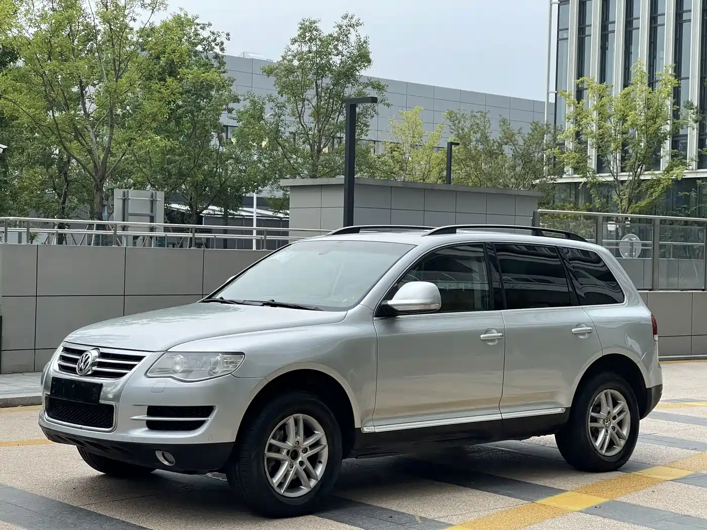 Фото 1 - Volkswagen Touareg