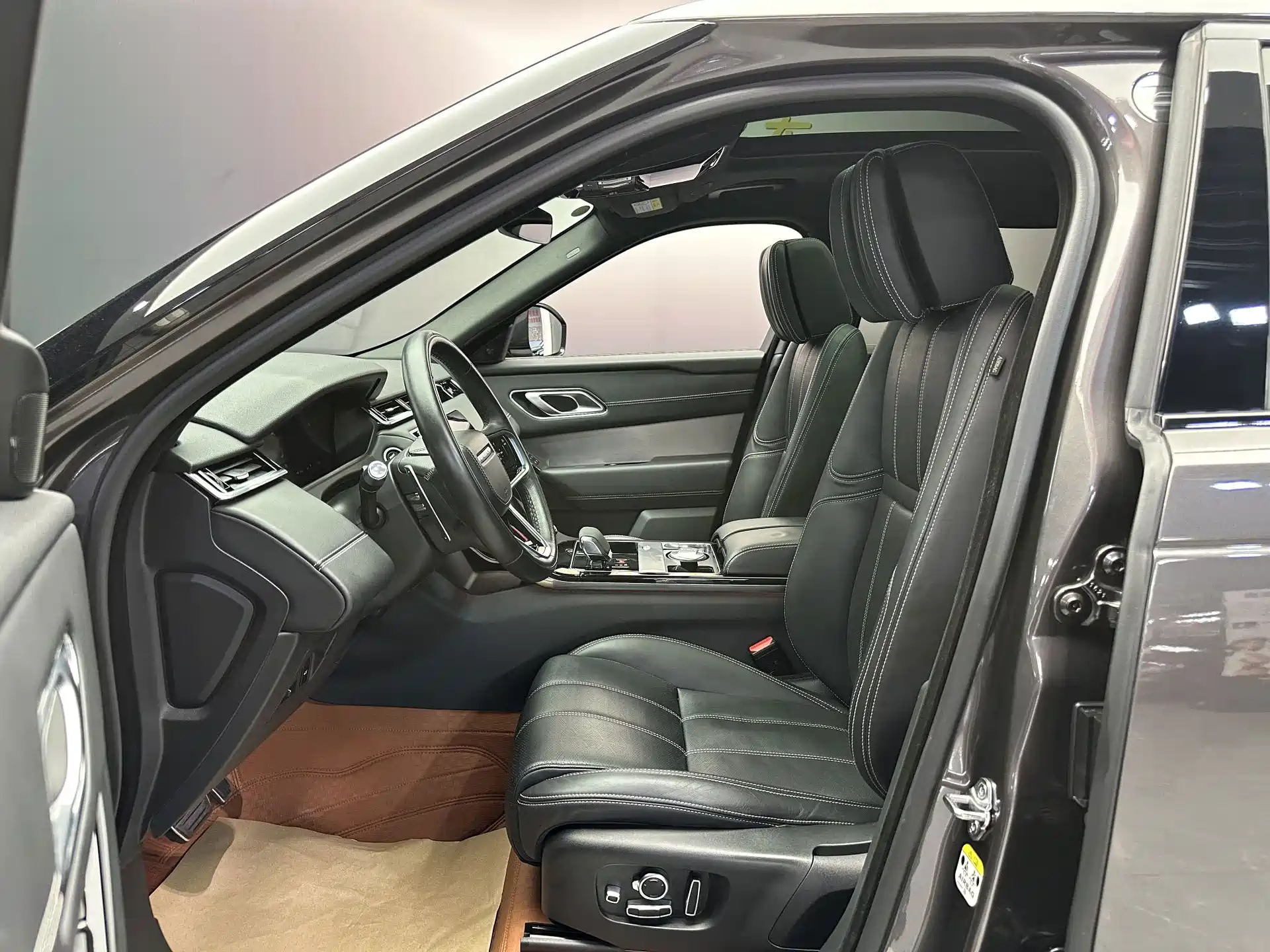 Фото 3 - Land Rover Range Rover Velar