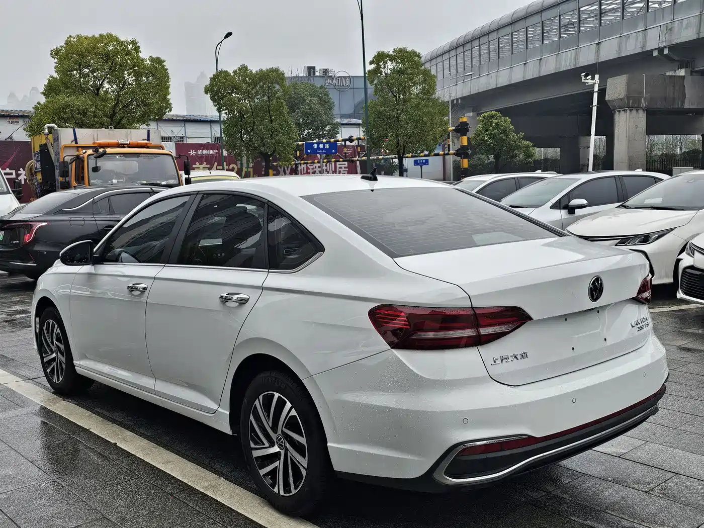 Volkswagen Lavida 2023 280TSI DSG Comfort Edition фото 10
