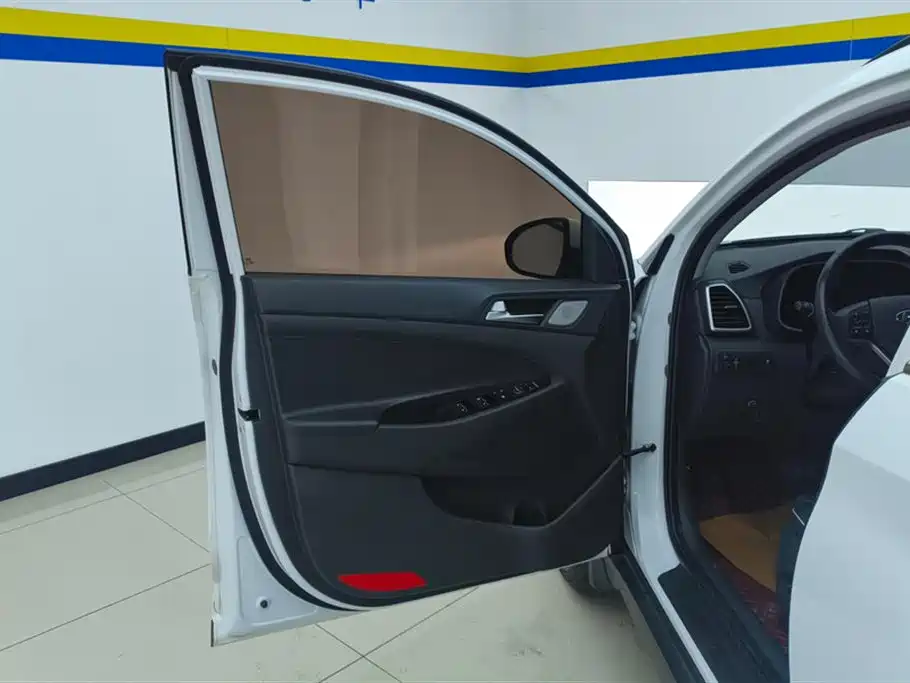 Hyundai Tucson 2019 280TGDi Dual-clutch 2WD Fashion Edition China VI фото 7