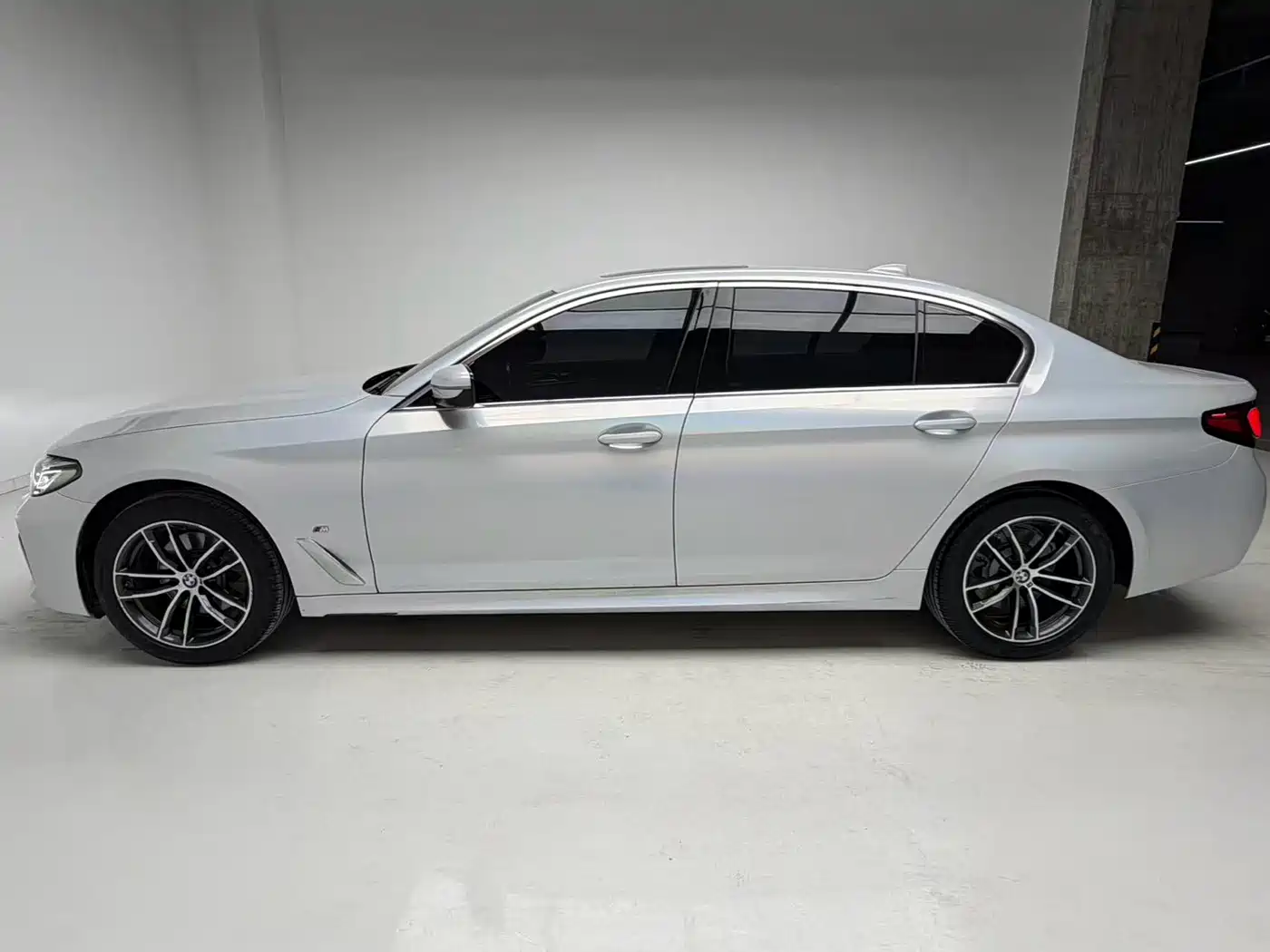 BMW 5 Series 2022 Facelift 525Li M Sport Package фото 9