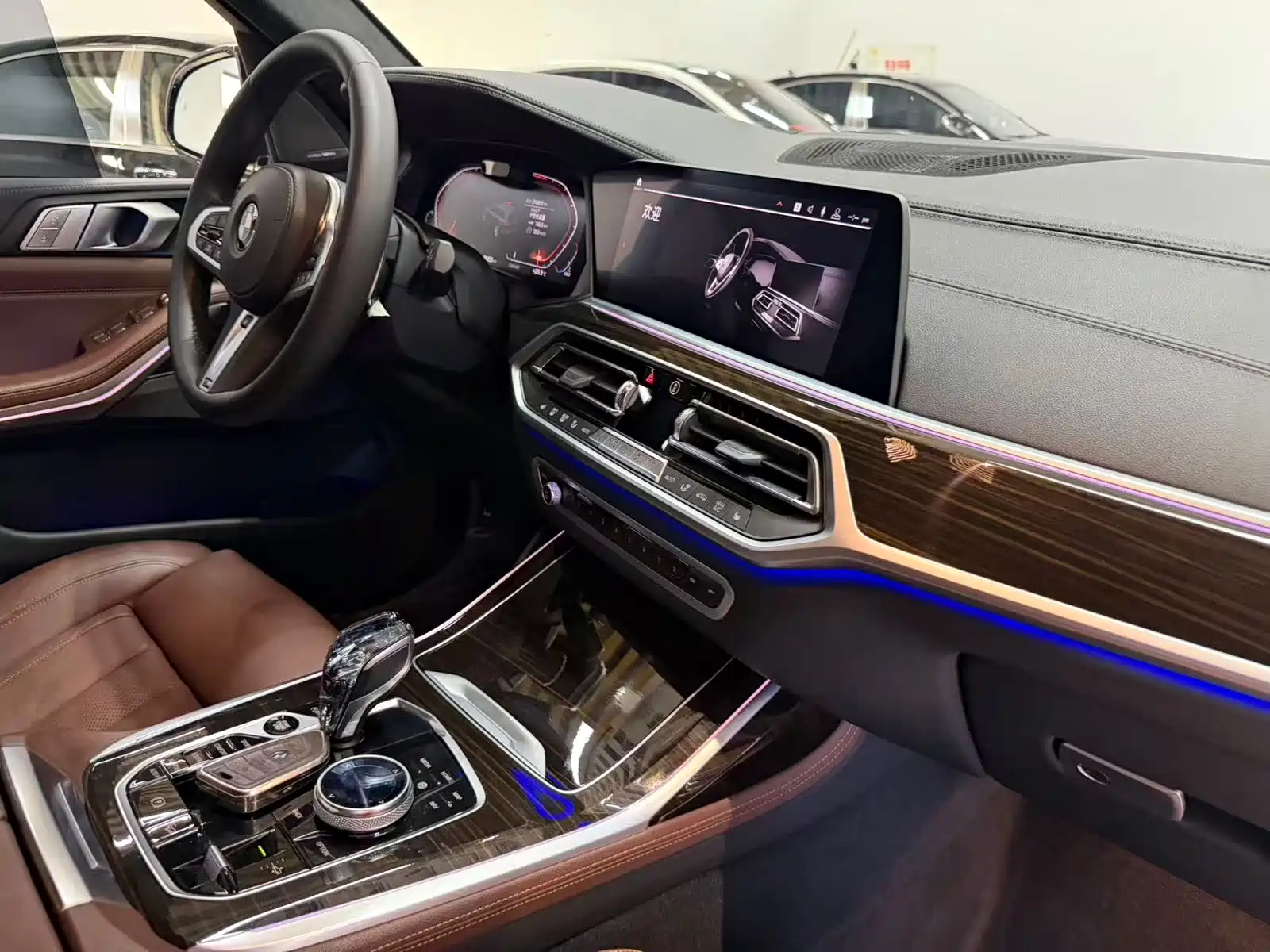 Фото 16 - BMW X7