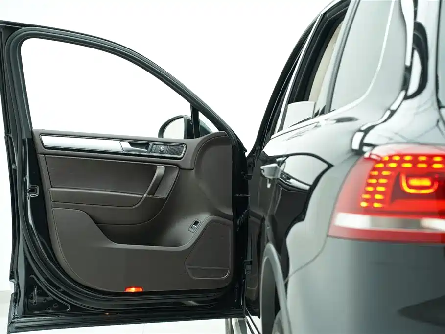 Фото 7 - Volkswagen Touareg